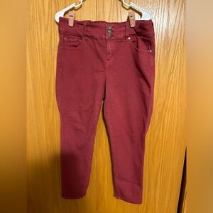Torrid capri, jeans, color, red, in  great condition